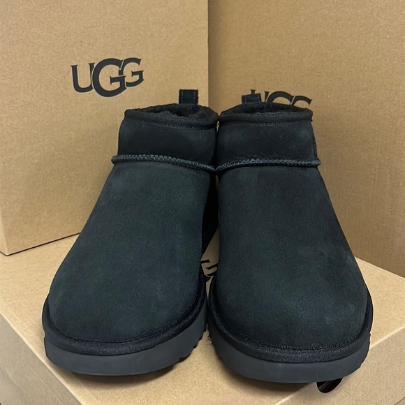 UGG CLASSIC ULTRA MINI - Picture 2 of 5